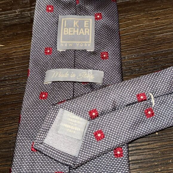 Ike Behar Grey with Red Silk Tie - Picture 7 of 7